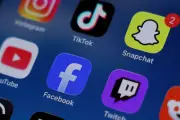 Meta anuncia novos recursos de segurança para limitar conteúdo a adolescentes
