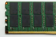 Micron divulga resultados cruciais para o setor de IA após queda de 13%