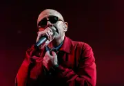 Morre Carlos Alberto 'Indio' Solari, lenda do rock argentino, aos 77 anos