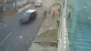 Motorista atropela crianças que empinavam pipa e foge em Curitiba