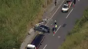 Motorista de Porsche perde controle e derruba poste no Anel Rodoviário em BH