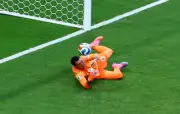 Muslera se desculpa após eliminação do Uruguai na Copa do Mundo