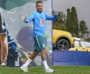 Neymar não será cortado da Copa de 2026 apesar de lesão na panturrilha