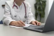 Nova regra exige nota mínima no Enamed para exercer Medicina