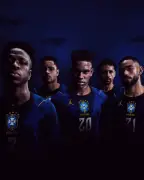 Novo livro de Simas sobre devoção à Virgem Maria e camisa azul da Seleção
