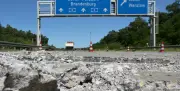 Onda de calor extremo na Alemanha faz estradas 'estourarem' e afeta trânsito