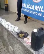 Operação integrada prende homem e apreende arma e drogas em Três Rios
