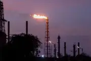 Petróleo Brent cai ao menor nível desde início da guerra no Oriente Médio