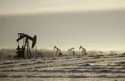 Petróleo sobe após novos ataques dos EUA ao Irã