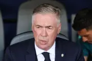 Por que Ancelotti masca chicletes? Técnico trocou cigarro por goma