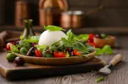 Por que comer salada no inverno é essencial, segundo nutricionista