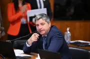 Prefeitos do Rio defendem Azarão como substituto de Castro no Senado