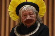 Raoni Metuktire, 94 anos, internado em estado grave no MT