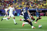 Rayan substitui Raphinha e será titular do Brasil contra a Escócia