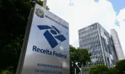 Receita notifica 61 empresas de combustíveis que devem R$ 30,6 bilhões