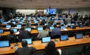 Redução da maioridade penal avança na CCJ e divide especialistas