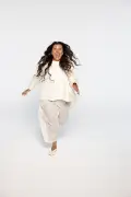 Regina Casé celebra maturidade nos palcos com nova peça 'Viva! Vida'