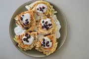 Repolho assado com pasta de queijo azul e cranberry