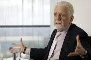 Reunião entre Lula e Jaques Wagner pode definir saída do senador