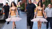 Rosália usa look de látex e tutu em Nova York