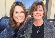 Savannah Guthrie chora ao vivo após ameaça sobre mãe desaparecida