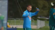 Sem Neymar e com Éderson, Brasil treina para estreia na Copa