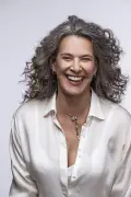 Simone estreia show 'Que mulher é essa?!' em São Paulo em 1º de agosto