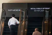 SpaceX estreia na Nasdaq com alta de 11% em IPO recorde de US$ 75 bi