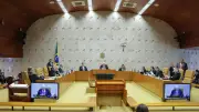 STF libera penduricalhos: ministros driblam teto constitucional, diz jornalista