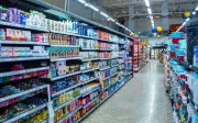 Supermercados em Goiás fecham às 11h aos domingos; feriados têm regras
