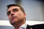 Tarifa dos EUA sobre Brasil preocupa campanha de Flávio Bolsonaro
