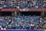 Torcida japonesa planeja arquibancada azul contra o Brasil na Copa