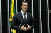 TRE-PR anula multas a Gleisi e vereador por falas sobre Deltan