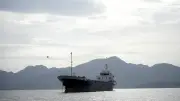 Tráfego no Estreito de Ormuz é retomado com petroleiros iranianos