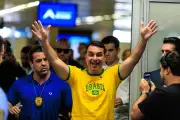UNE aciona PGR contra Flávio Bolsonaro por pedido sobre PCC e CV