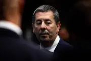 Val Ceasa processa Garotinho por acusação de ligação com traficante