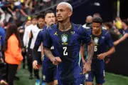 Wesley deixa seleção brasileira nos EUA e será reavaliado na Itália