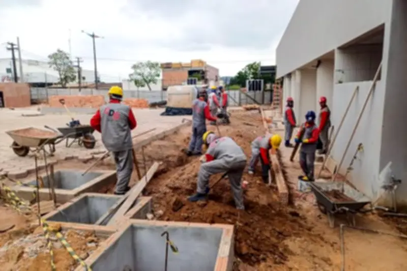 70 vagas para construção civil em Ferraz de Vasconcelos com salários de até R$ 3.180