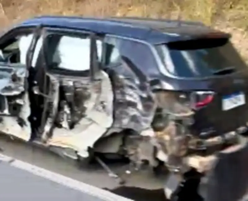 Acidente com carros, carreta e ônibus na BR-393 fere homem em Sapucaia