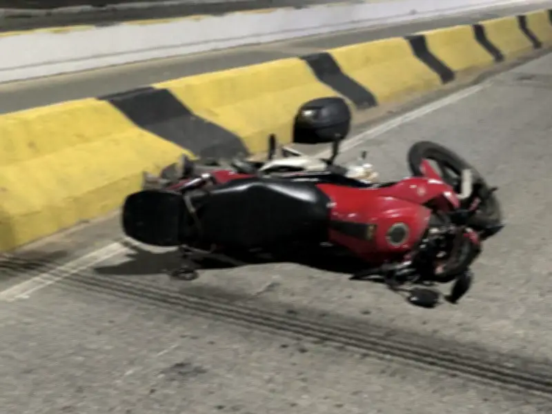 Acidente entre duas motos na JK deixa duas feridas em Governador Valadares
