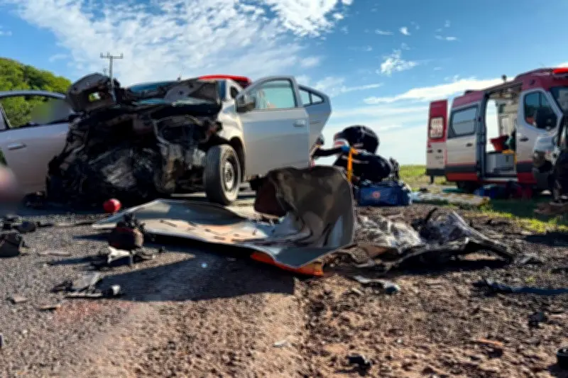 Acidente na PR-317 mata passageiro e fere três em Santa Helena