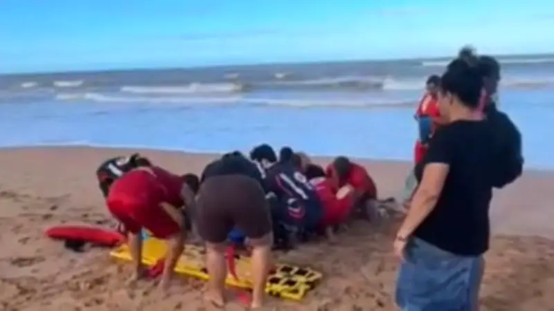 Adolescente de 14 anos morre afogado na Praia de Bicanga, na Serra