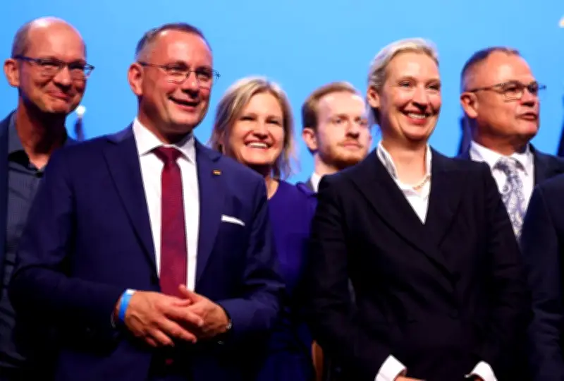 AfD reelege líderes com ampla maioria; protestos e simbolismo nazista marcam convenção