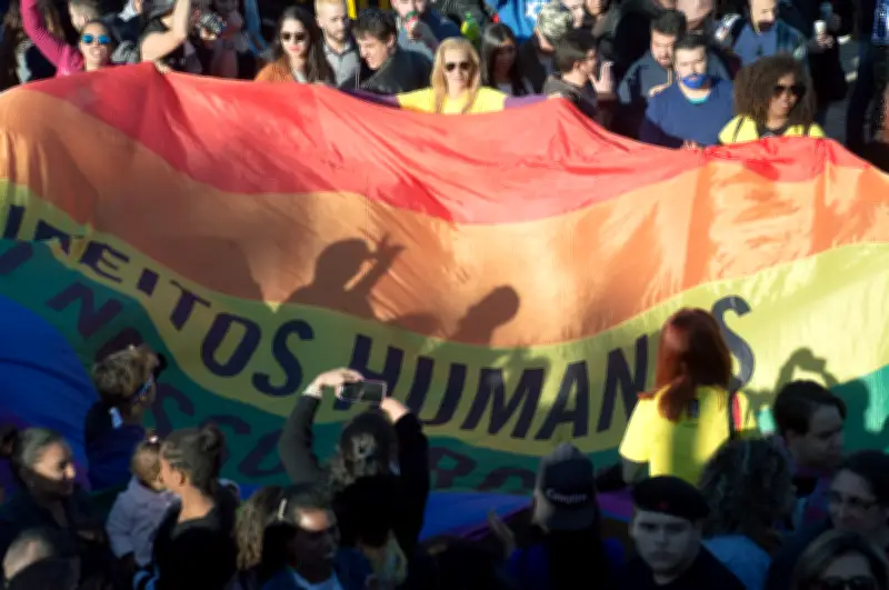 Apoio ao casamento gay cai 11 pontos no Brasil em 5 anos, mostra Ipsos