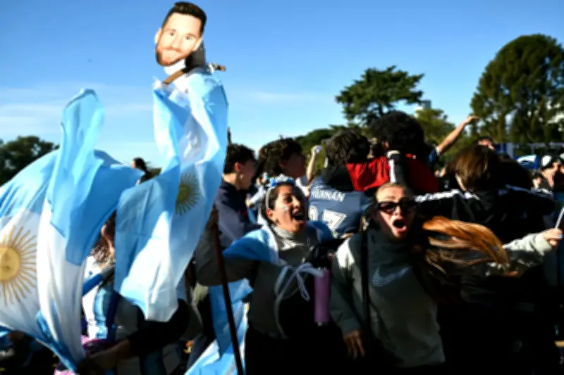 Argentina vence Egito de virada e avança nas oitavas da Copa