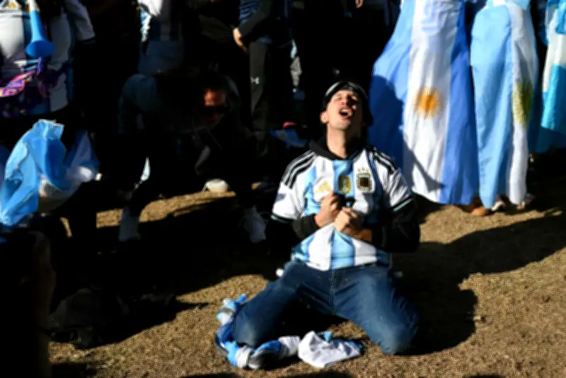 Argentina vence Egito de virada e torcida enlouquece em Buenos Aires