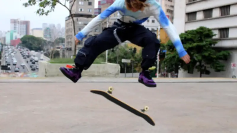 Brasileiro do skate à moda internacional: George Esteve desafia colecionadores