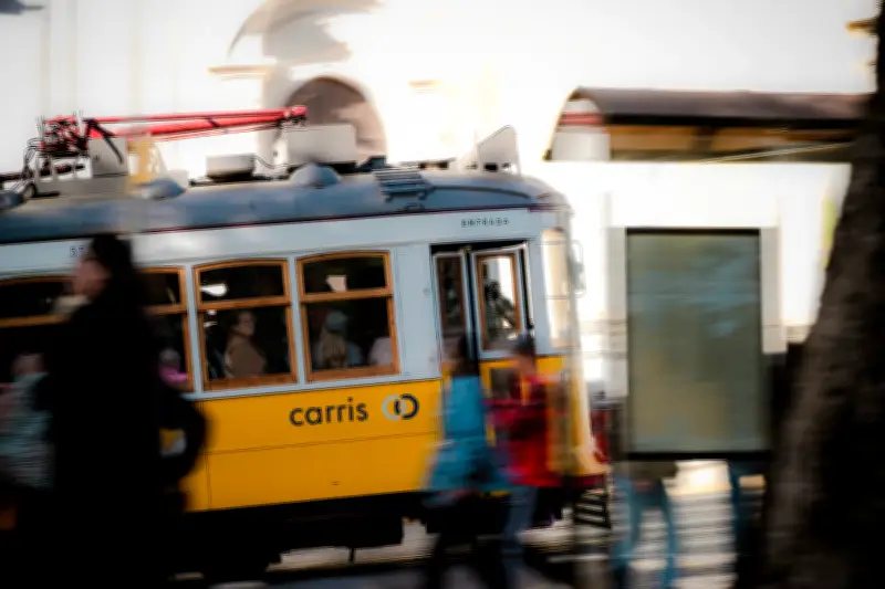 Brasileiros em Portugal chegam a 628 mil em 2025, alta de 75% em dois anos