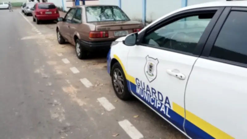 Carro furtado é recuperado pela Guarda Municipal em Volta Redonda