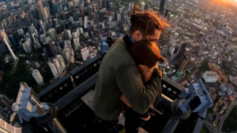 Casal russo escala Empire State Building para noivar e é preso
